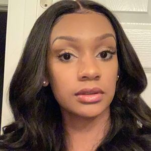 Meet your Posher, Candice